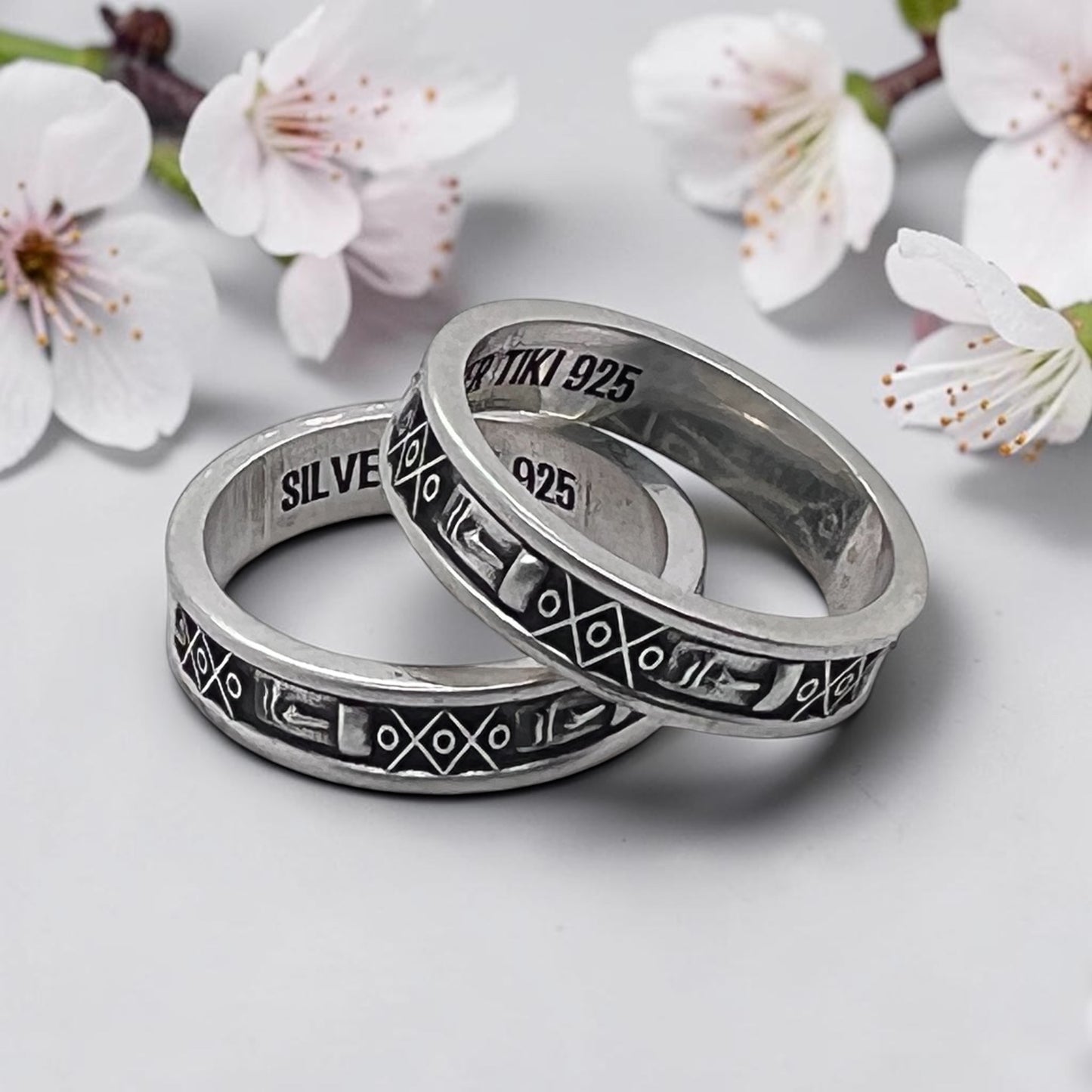 Thin Moai Band Ring